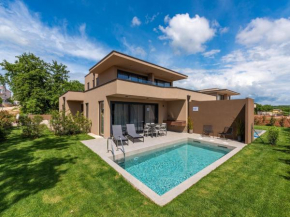 Luxury apartment with private swimming pool